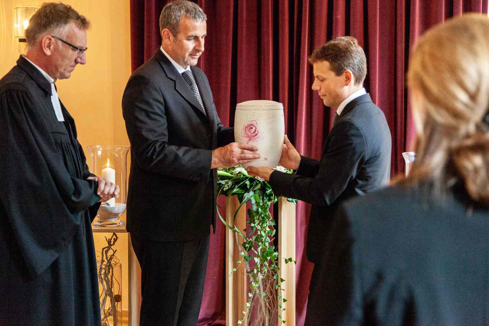 Bestatter Bonn | Necke Bestattungen – Würdevolle Begleitung